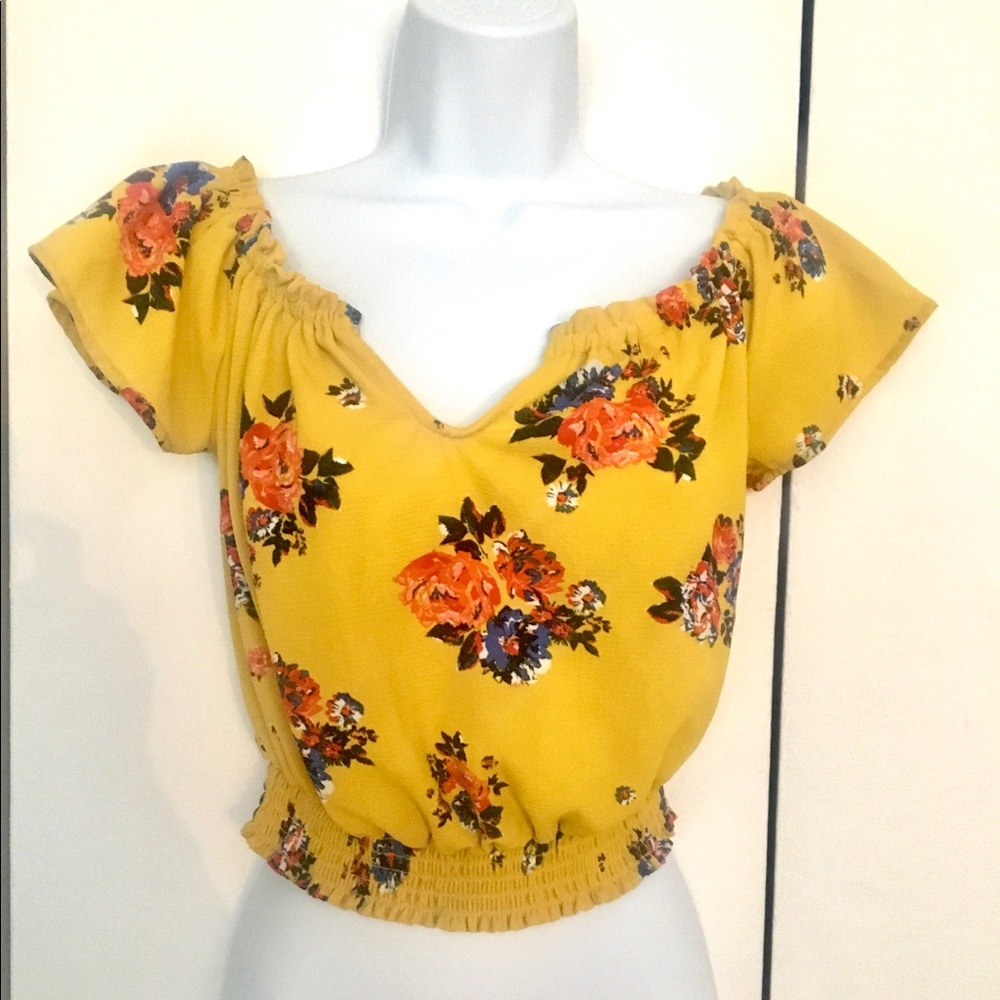 Adorable Lily White Yellow Floral Top XS